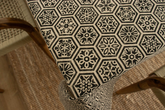 Toalha de Mesa - HEXA NOIR